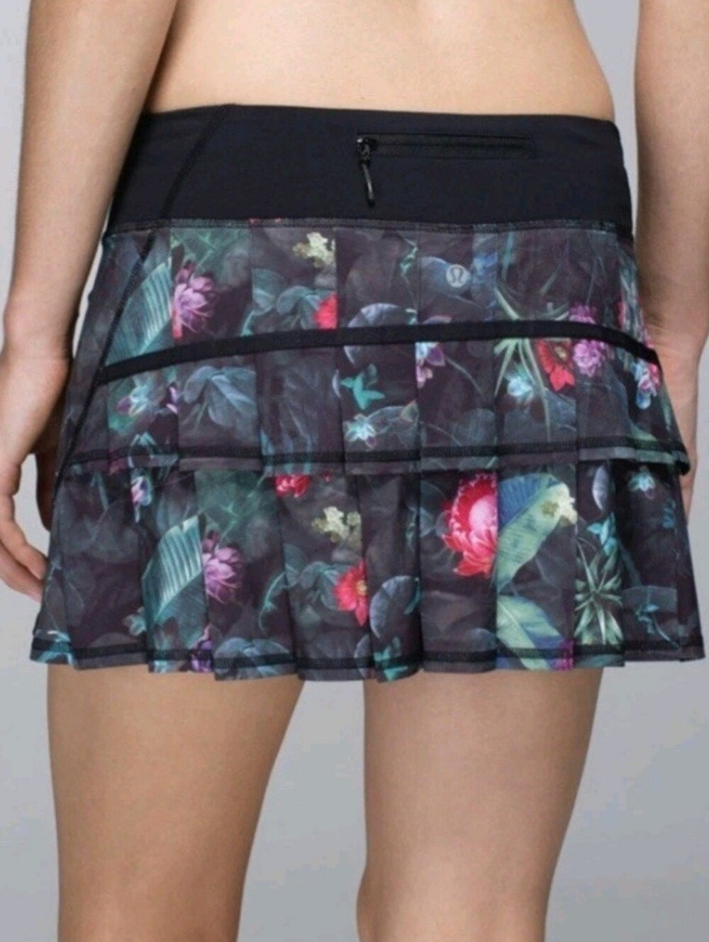 Lululemon Run Pace Setter Skirt Rare Curious Jungle Multi Black Size 4